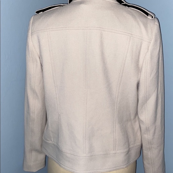 Clothes - Picture 4 of 5